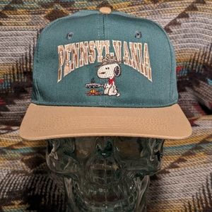 90s embroidered Pennsylvania Snoopy two-tone canvas snapback hat.